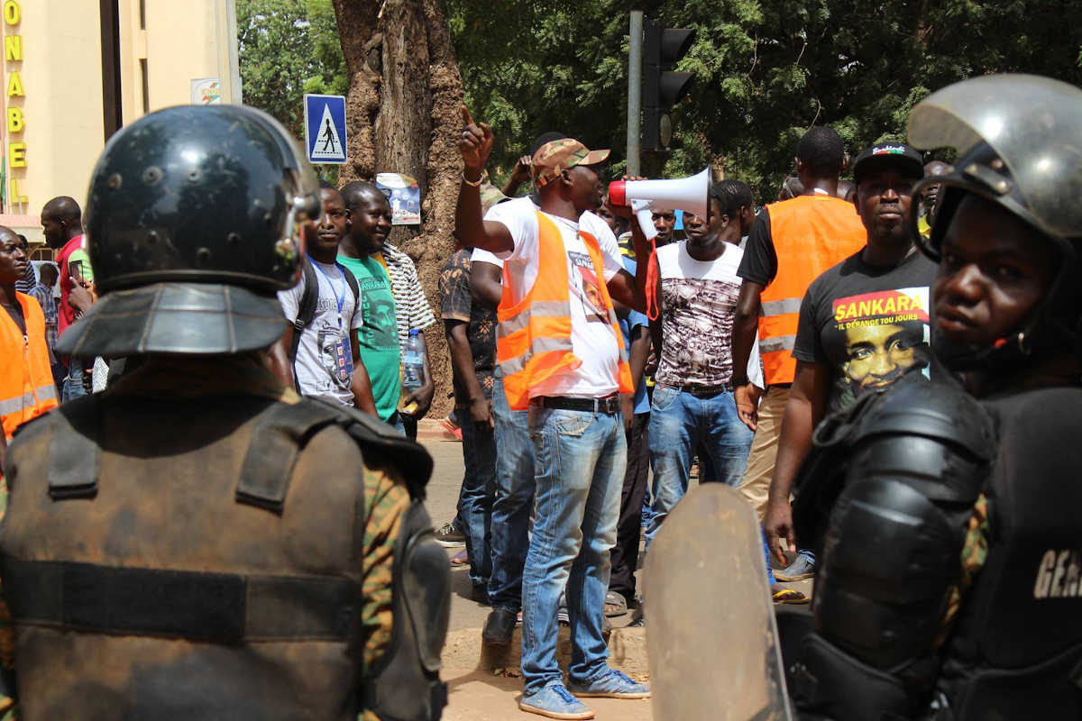 Burkina Faso: Bildet er fra en protest i 2018 til markering av 30-årsdagen for mordet på den tidligere presidenten Thomas Sankara. Kreditering: Balai Citoyen.