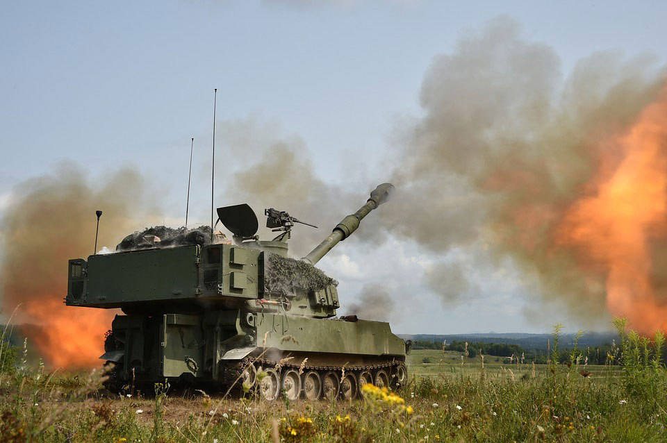 m109a6 howitzer