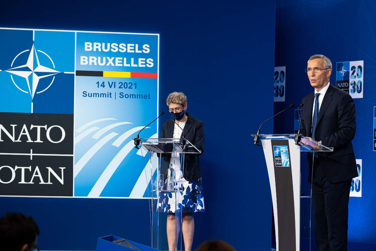 Jens Stoltenberg langer ut mot Russland og Kina på NATO-toppmøtet i Brussel. Foto: NATO