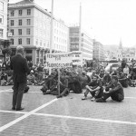 Demonstrasjon mot Warszawapaktens invasjon av Tsjekkoslovakia (1968). CC-BY  Eirik Sundvor (1902 - 1992).
